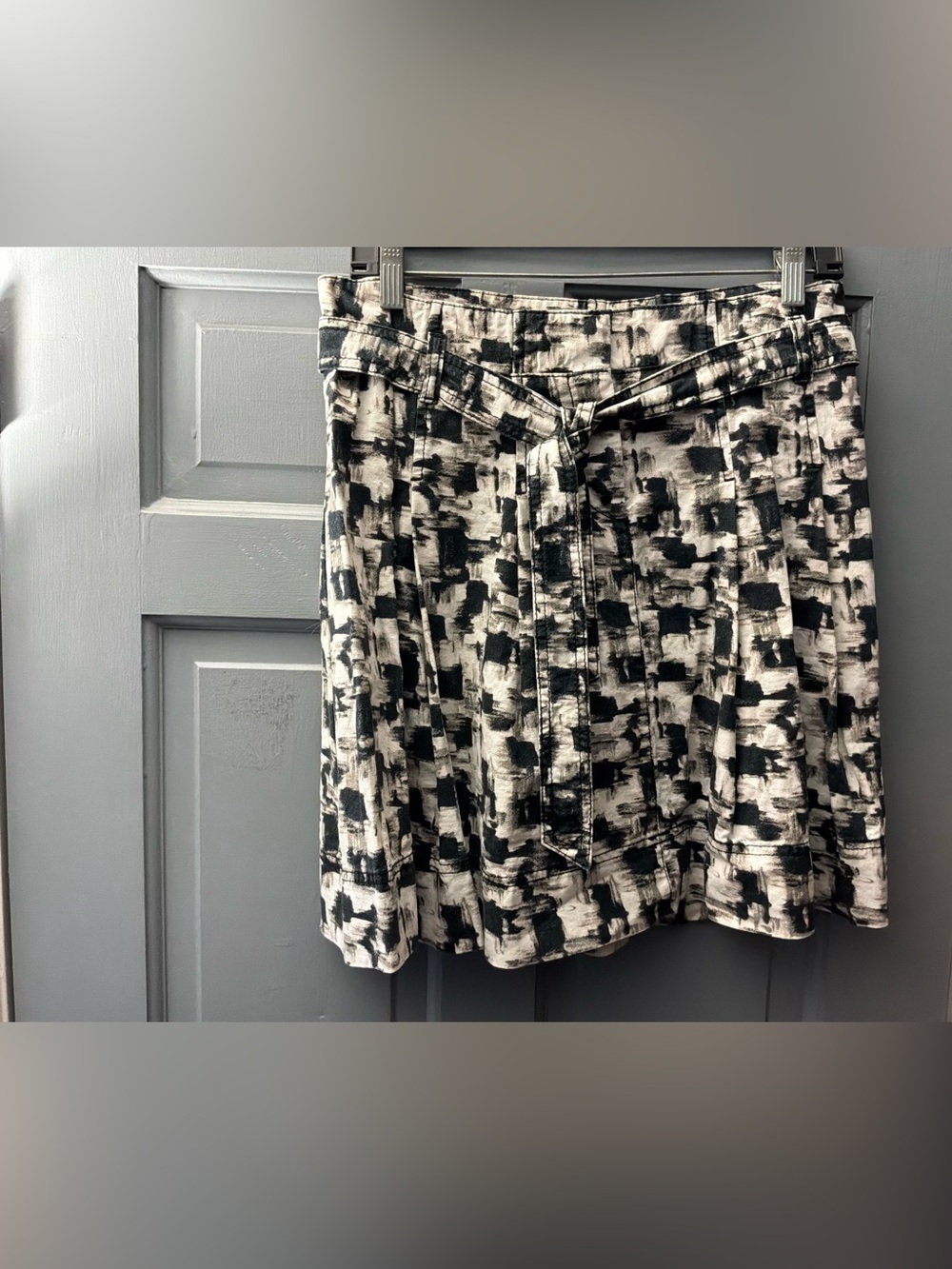 Black & White Print Tie-Waist Skirt